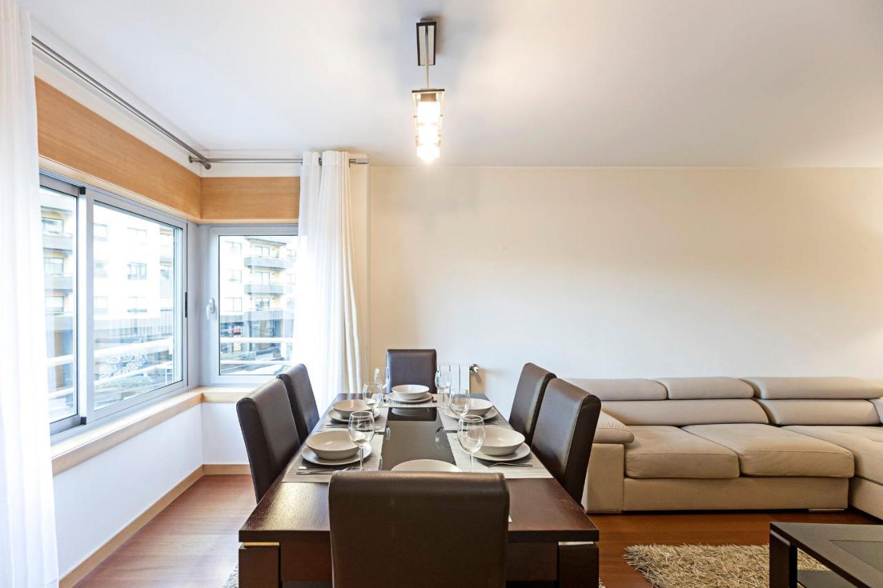 2Br Flat By Metro W/ Free Parking By Lovelystay Vila Nova de Gaia Esterno foto